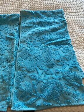 MINELLI TURQUOISE BATH TOWELS NWOT